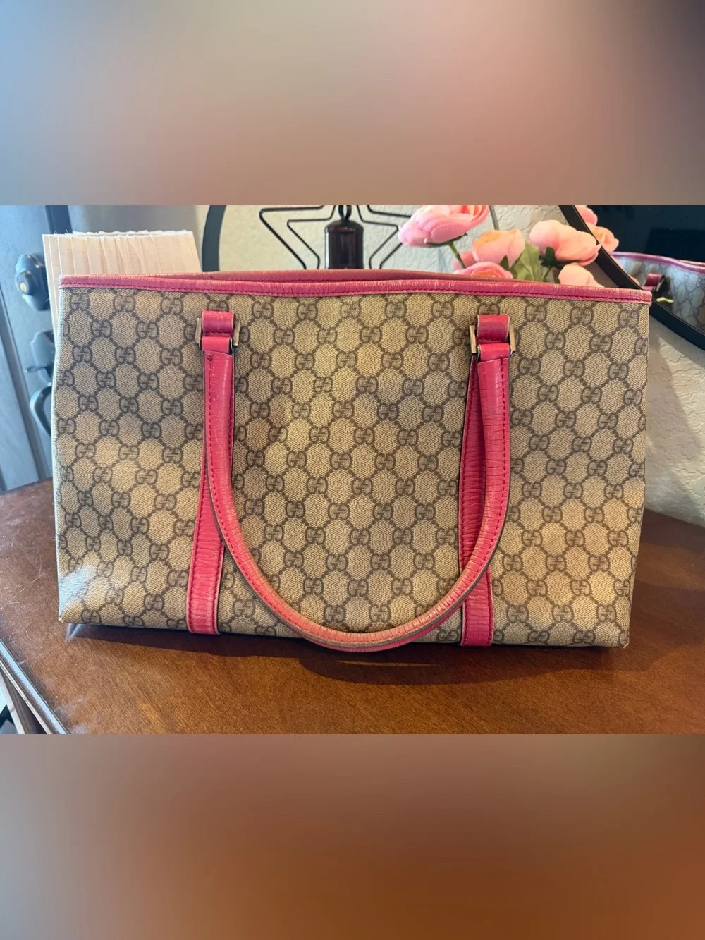 Gucci gg supreme